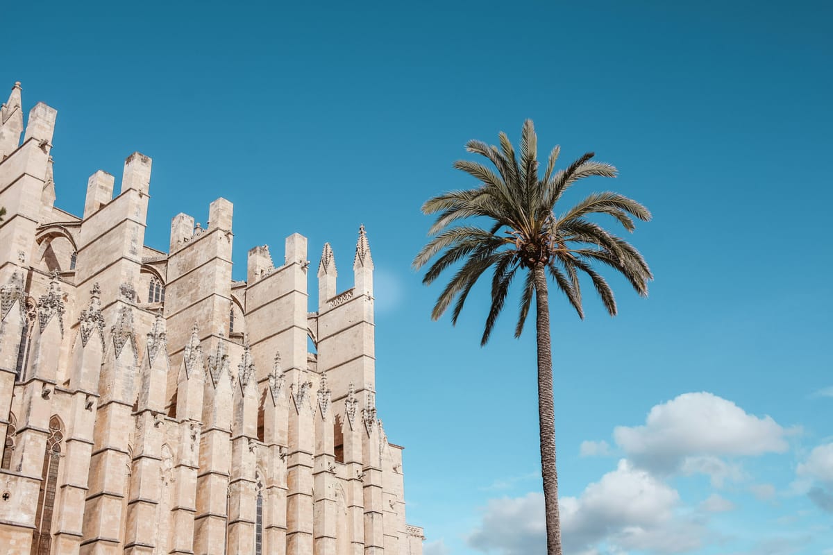 ✈️ Ibiza, Venice, Pisa, Faro, Palma: From €37